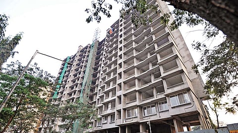 कोरोनामुळे येत्या काळात सर्वसामान्यांच्या आवाक्यात येऊ शकतात घरांच्या किमती, पण...