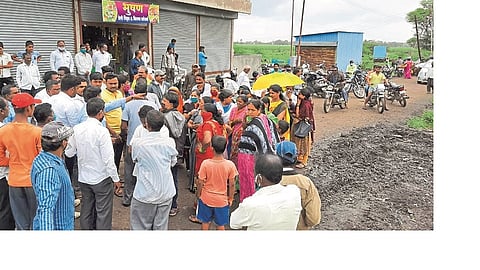Garbage dumped on road instead of Murma