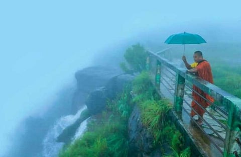 Rain tourism is heard. ; Turnover in the Western Ghats stopped