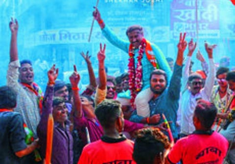 अमरावती : शहरातून निघालेली विजयी मिरवणूक.