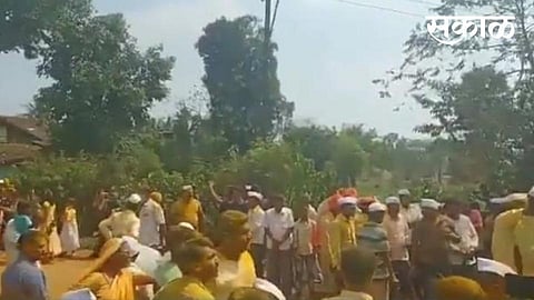 social distance not accepted people in kasaba tarale kolhapur in festival