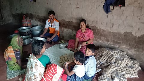 Salute to the stubborn Casa grandmother Laddu business to the Charmakar community