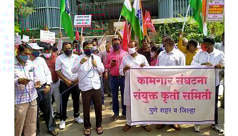 मोदी सरकारने केलेला कामगार विरोधी काळा कायदा रद्द करावा!