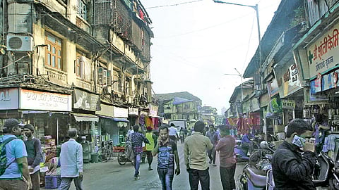 कात टाकतोय कामाठीपुरा...