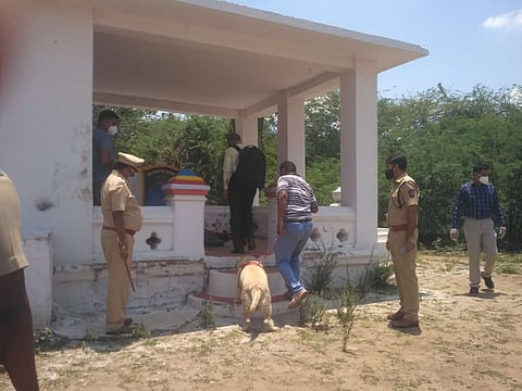 Murder of a youth crushed by a stone in Kampthi