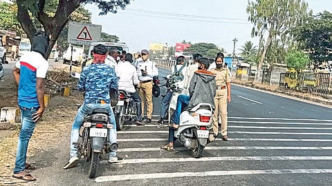 कऱ्हाडला 30 मद्यपी वाहनचालकांवर गुन्हे; हेल्मेट नसणाऱ्या 200 जणांवर कारवाई