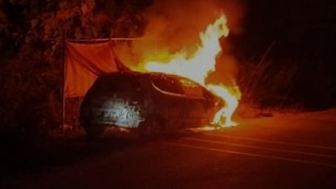 Alto car fire case sawantwadi