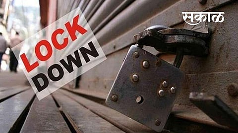 District Collector Jitendra Papalkar announced that a complete lockdown will be enforced in Akola district from Tuesday