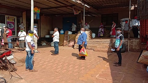 Rajan Pratishthan for Social Distance in Mandangad kokan marathi news