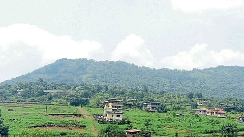 Construction Of Tourist Destination On Mandangad Fort Ratnagiri Marathi News