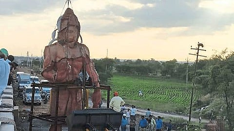 40 foot Maruti idol was shifted elsewhere on Miraj Pandharpur road