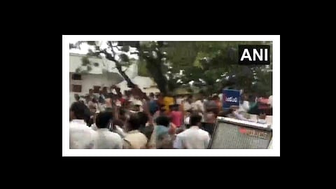 telangana locals hurled slippers ibrahimpatnam mla manchireddy kishan reddy video viral