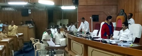 अहो आश्चर्यम...! "आम्हीच पुन्हा येऊ' म्हणत, "या' महापालिकेची सभा तहकूब