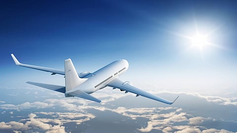 रेल्वेच नाही विमानांतही गर्दी; सहा दिवसांत एवढ्या लोकांनी सोडली मुंबई