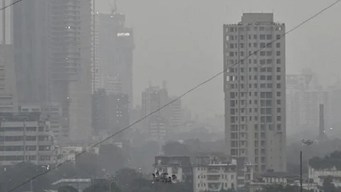 मुंबईची हवा पडली 'आजारी'; कशामुळे होतेय मुंबईची हवा इतकी विषारी ?