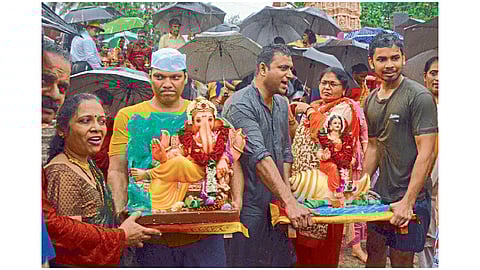 mumbai-gauri-ganpati-visarjan