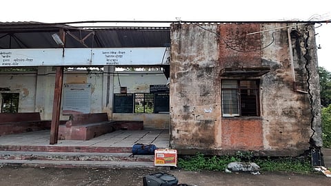 मुरूड आगारातील नियंत्रण कक्षाची दुर्दशा झाली आहे.