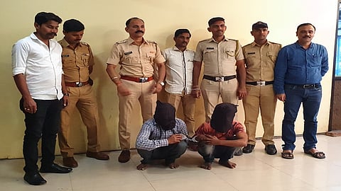 लोखंडी गज, दगड-विटा फेकत पोलिसांवर हल्ला, पण 'ते'पण कच्च्या गुरुचे चेले नव्हते