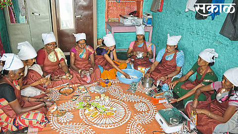 बचत गटांतील महिलांमध्ये रुजले उद्यमशीलतेचे बीज
