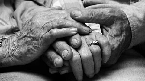 old couple got help from ngo sassoon hospital pune