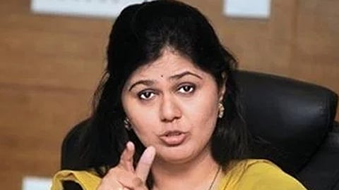 Pankaja  Munde supporters Campaign on social media