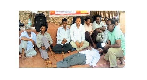 The agitation for the Pargad road Kolhapur Marathi News