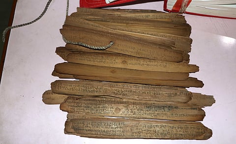 तेराशे वर्षांपासूनच्या वंशावळीचे केले जातेय जतन; ताडपत्र, ताम्रपत्र, खलिता ते कागदापर्यंतचा रंजक प्रवास