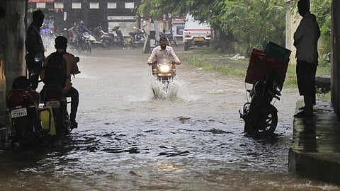 पिंपरी-चिंचवडमधील रस्ते जलमय; सलग दुसऱ्या दिवशी मुसळधार पाऊस