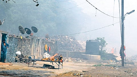 सहाव्या दिवशीही 24 तास धूर