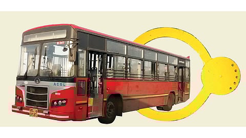 पीएमपीच्या बसला वाहतूक पोलिसांचे जॅमर