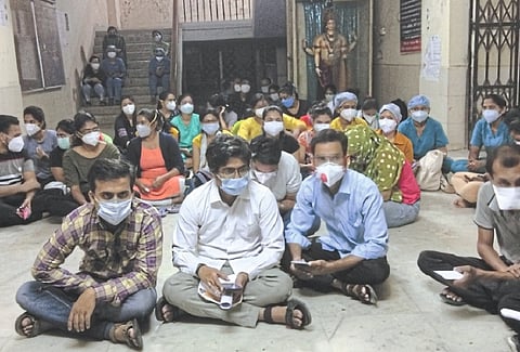 government Ayurveda college residential doctor agitation for payment in nagpur