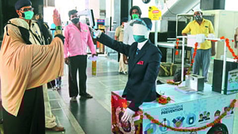 रेल्वे प्रवासासाठी हवी कॅप्टन अर्जुनची परवानगी ; तपासणीसाठी रोबो