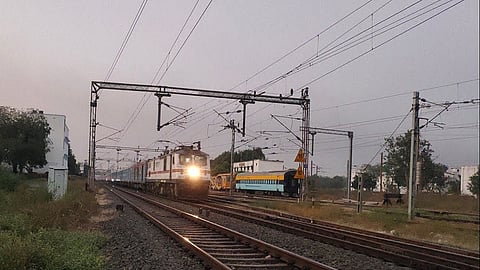 theft in konkan railway gold and cash theft from thief in sindhudurg konkan