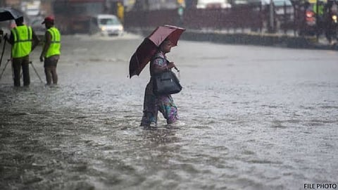 मुंबईकरांनो पावसासंदर्भात अत्यंत महत्त्वाची बातमी, कारण मुंबईत झालीये सकाळपासून पावसाची दमदार एन्ट्री...
