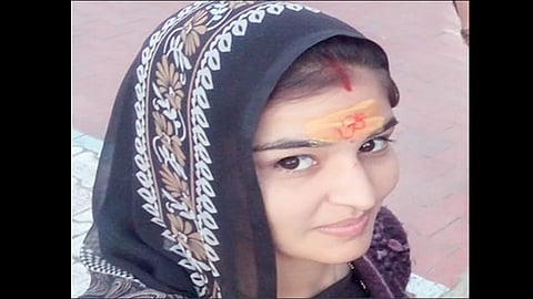 17 Year Old Kills Sister Over Inter Caste Marriage at indore