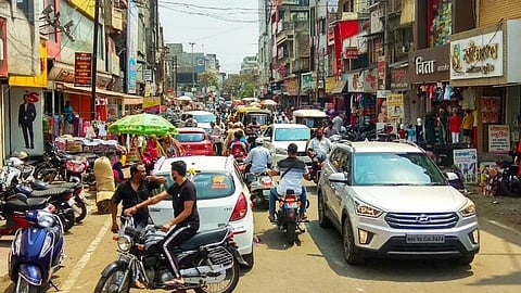 mini lockdown not run properly by sangli people in market open