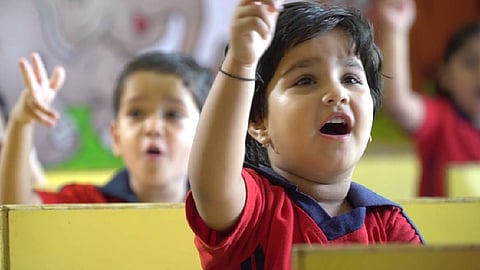 तुमच्या, माझ्या मुलांच्या शिक्षण पद्धतीत ३४ वर्षानंतर झालेला आमूलाग्र बदल नेमका कसा आहे, जाणून घ्या सोप्या भाषेत...