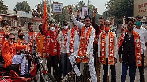 मोदी सरकारविरोधात साताऱ्यात शिवसैनिकांची सायकल सुसाट; इंधनवाढीचा नोंदविला निषेध