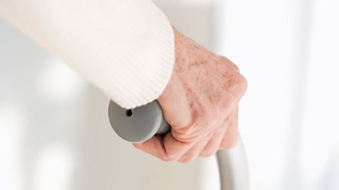 उतारवयाला बस स्थानकाचा आधार