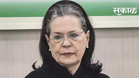 उत्पादन शुल्कात कपात करा : सोनिया गांधी