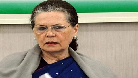 तिजोरी उघडा, गरीबांना मदत करा; सोनिया गांधी यांचे सरकारला आवाहन