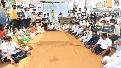 Agriculture Bill and Labor Bill against kolhapur Protest on behalf of Congress