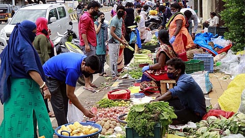भाज्यांच्या भाववाढीनं नागरिकांना झटका; विक्रेत्यांकडून 'अव्वाच्या सव्वा' भावाने विक्री
