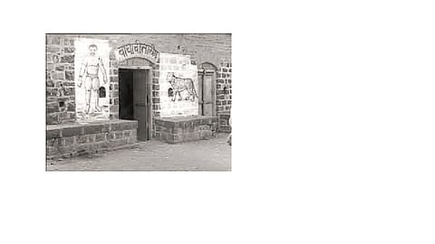 Marathi Cineworld is stunned by the songi bhajan