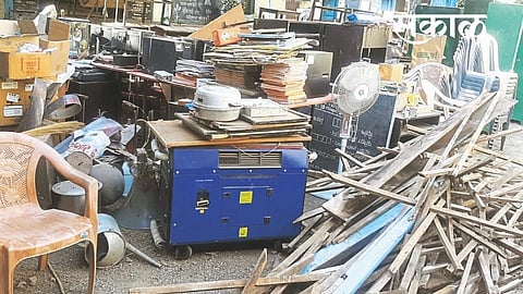 ''तुम्ही यात पडू नका, तुम्हाला महागात पडेल''; गर्ल्स हायस्कूलच्या मुख्याध्यापकांना धमकी