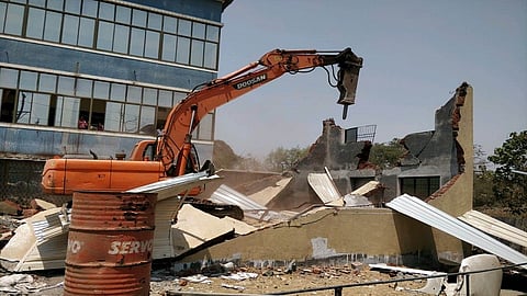 अनधिकृत बांधकाम तोडण्यासाठी कोट्यवधींचा खर्च !