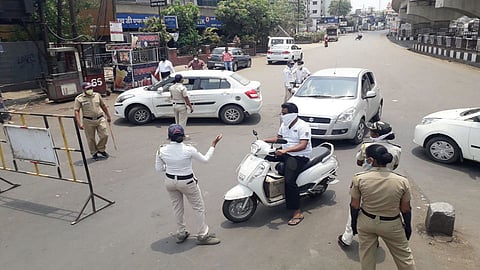 Video : पन्नास दिस झालं बघा चिमुरड्यांची भेटच नाही