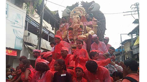 कोल्हापूर : ढोल ताशासह विसर्जन मिरवणूकीत मोरयाचा गजर