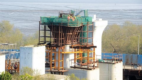 शिवडी-वरळी उन्नत मार्गाच्या खर्चात दुपटीने वाढ; सल्लागार नेमणूक निविदांना पुन्हा मुदतवाढ