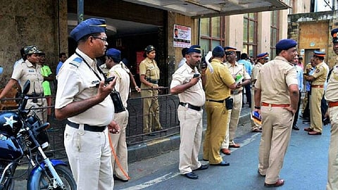 कोरोना संकटामुळे सुटीवर असलेले 55 वर्षांवरील पोलिस सेवेत रुजू